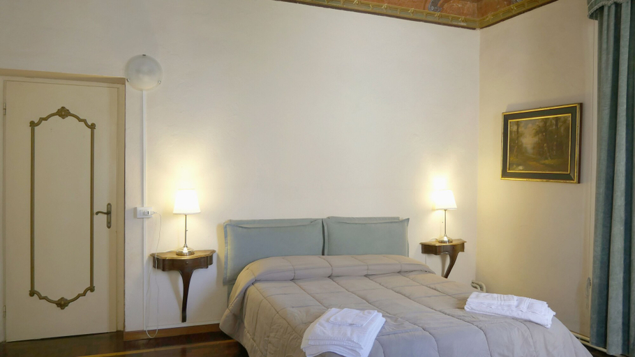 Bedroom 3, Bresbot, Pavia