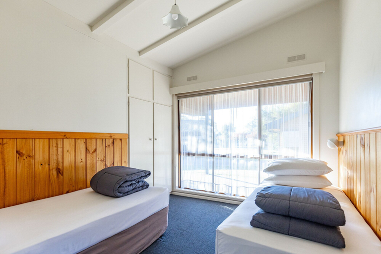 Bedroom 3, NRMA Halls Gap Holiday Park, N. Grampians - Stawell