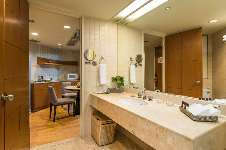Bathroom 15
