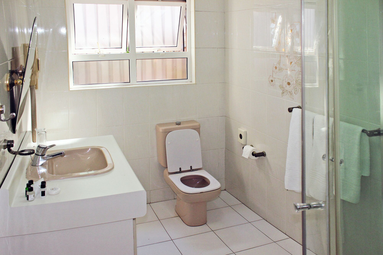 Bathroom 3, Durban Manor Guest House, eThekwini