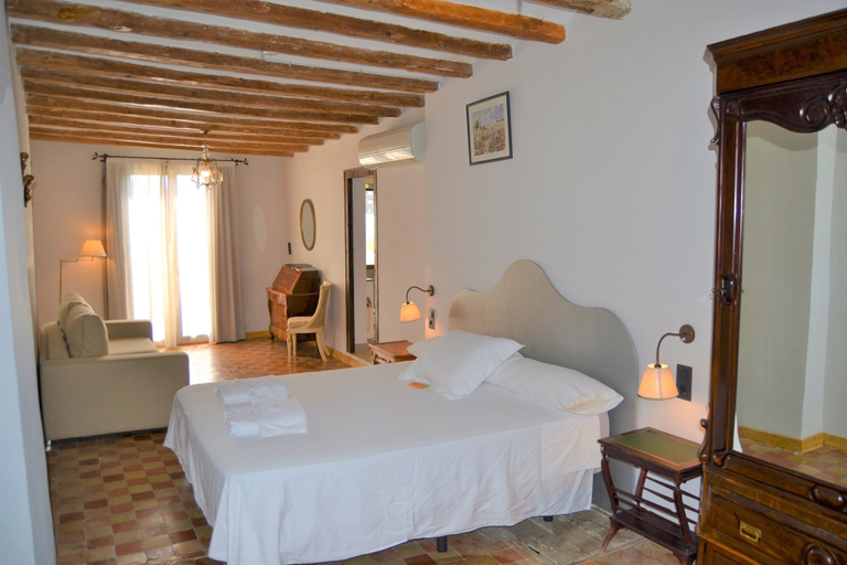 Bedroom 3, Lo Palauet de la Muralla, Lleida