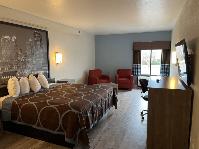 Bedroom 4, Super 8 by Wyndham Clemmons/Bermuda Run/Winston-Salem I-40, Forsyth