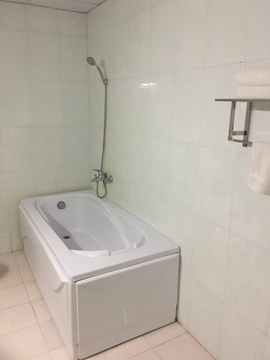 Bathroom 4, Trung Du Hotel, Vĩnh Yên