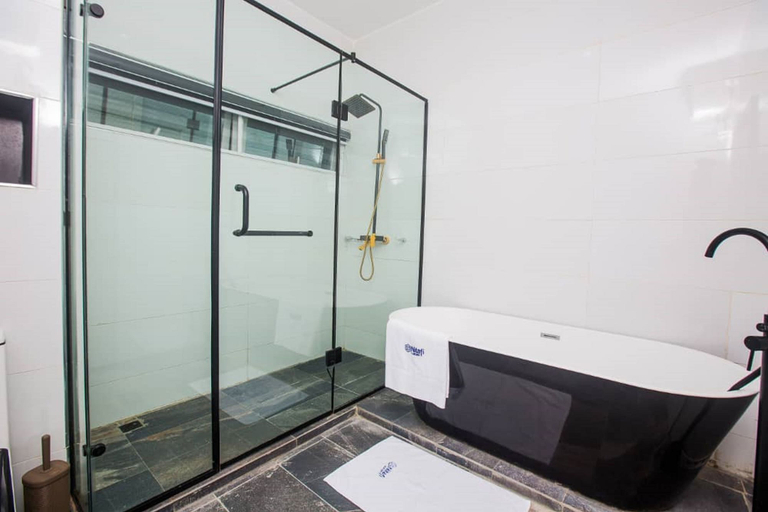 Bathroom 3, NITAFI LUXURY HOTEL, Lagelu
