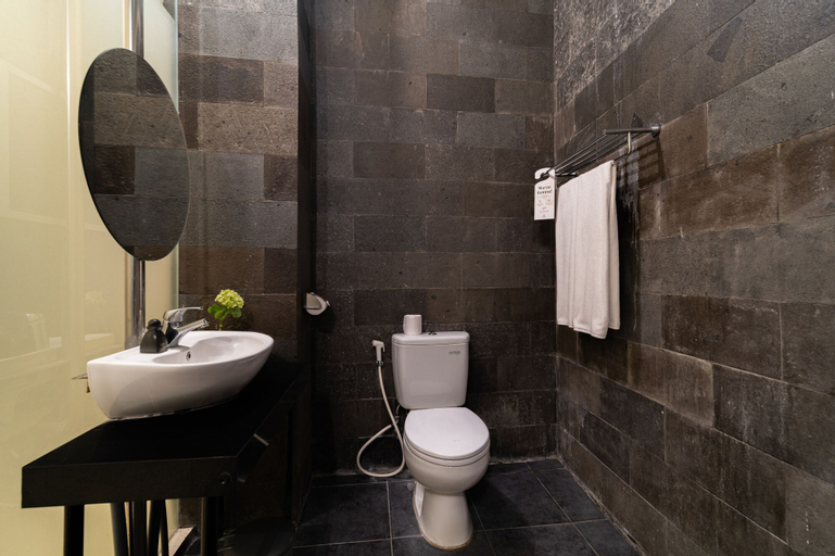 Bathroom 8