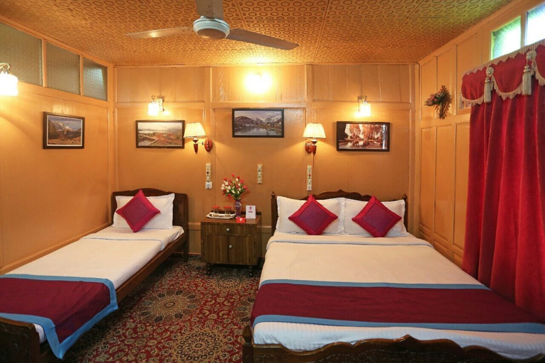 Bedroom 3, Manila Groups of Houseboats, Srinagar