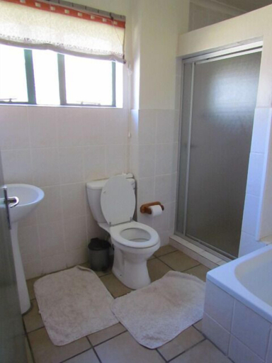 Bathroom 3, Pumula Guest Farm, Thabo Mofutsanyane