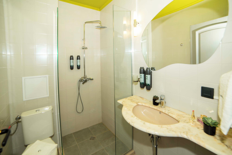 Bathroom 4, Maria Luisa by INTROVERT HOTELS, Stolichna