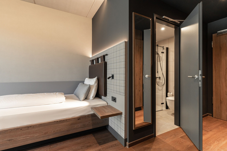 Bedroom 4, FreshSuites & Bar, Dachau