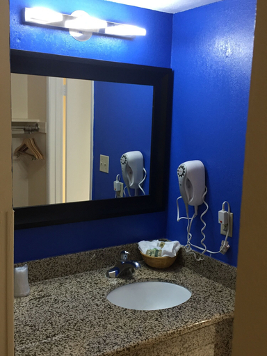 Bathroom 5, California Inn and Suites Bakersfield, Kern