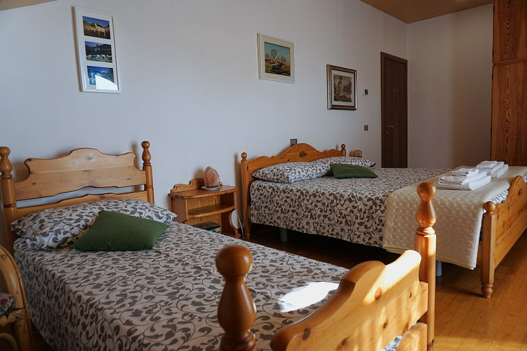 Bedroom 3, Bed & Breakfast La Pecora Nera, Belluno