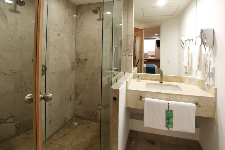 Bathroom 3, One Villahermosa 2000, Jalpa de Méndez