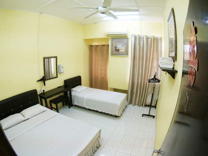 Bedroom 3, 39 Guest House, Malacca City