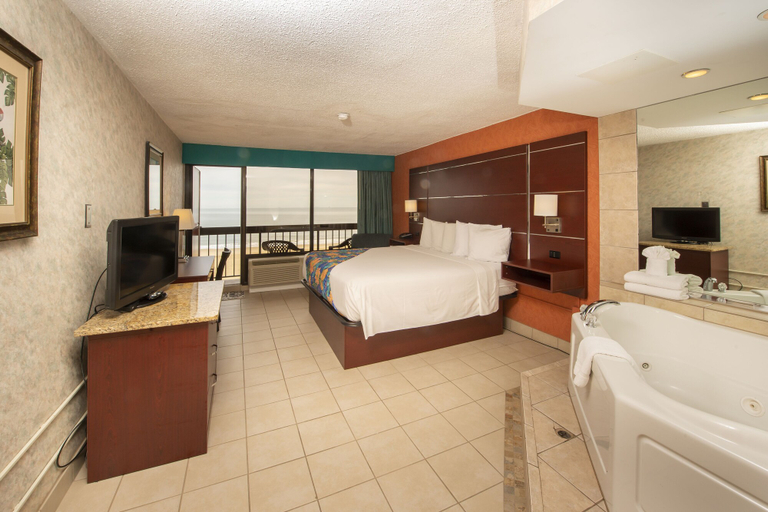 Bedroom 1, Breakers Resort Inn, Virginia Beach