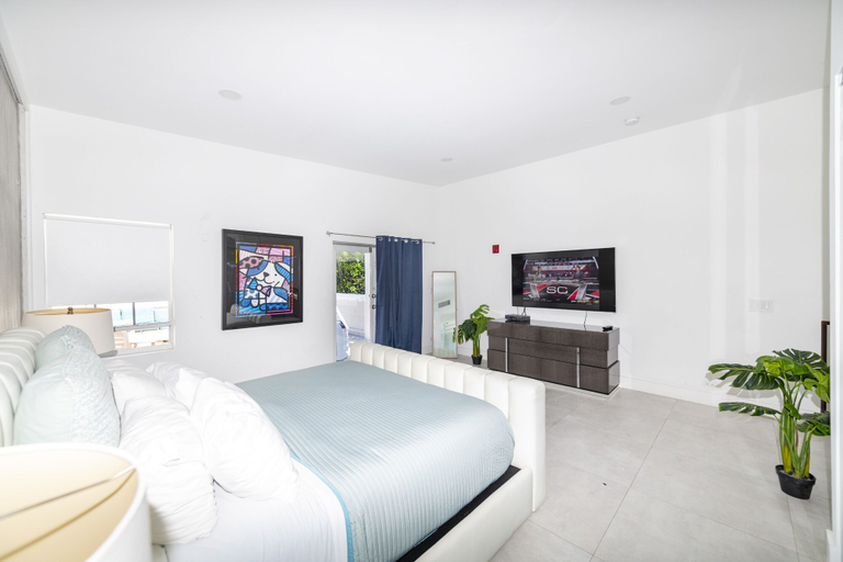 Bedroom 3, Apartments at 100 Collins, Miami-Dade