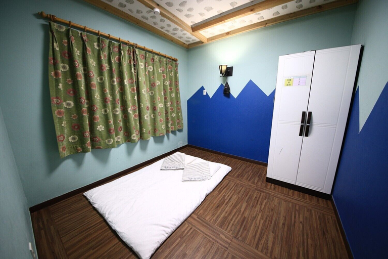 Bedroom 3, Jangseung Park Pension, Gongju