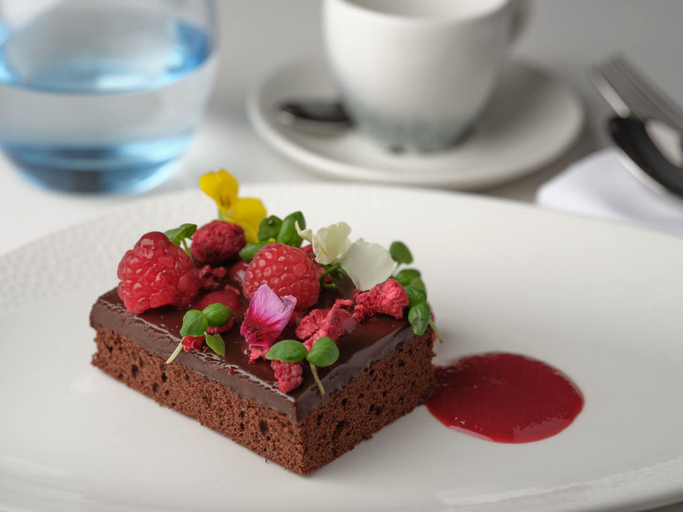 Food & Drinks 5, STANWELL HOUSE, Hampshire