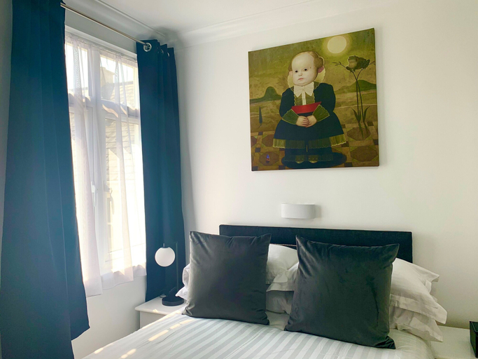 Bedroom 2, Sarum Hotel