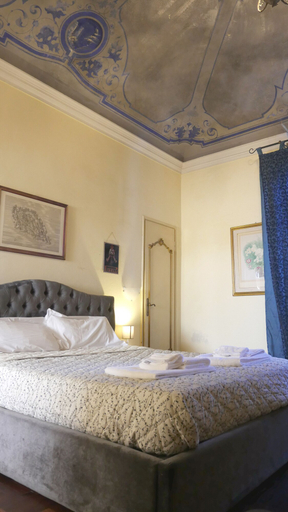 Bedroom 4, Bresbot, Pavia