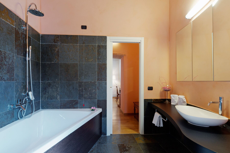 Bathroom 9