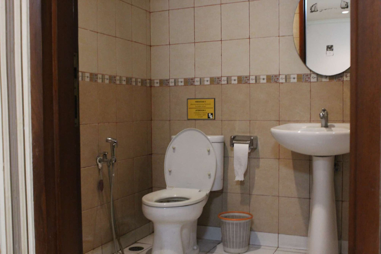 Bathroom 5, 678 Hotel Cawang by Cocotel, East Jakarta
