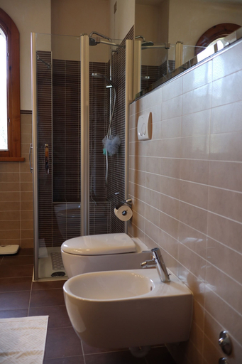 Bathroom 5, Bed & Breakfast La Pecora Nera, Belluno