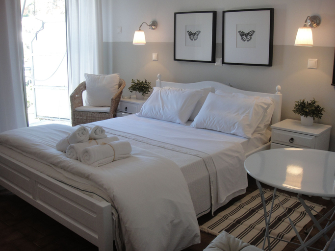 Bedroom 4, Paradisos, Central Greece
