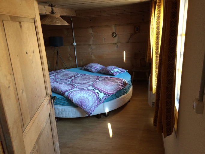 Others 5, 325 Year Old Swiss Chalet, Obersimmental