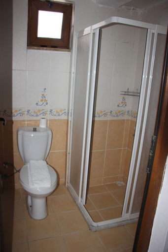 Bathroom 5, Santo Akyaka Home, Ula