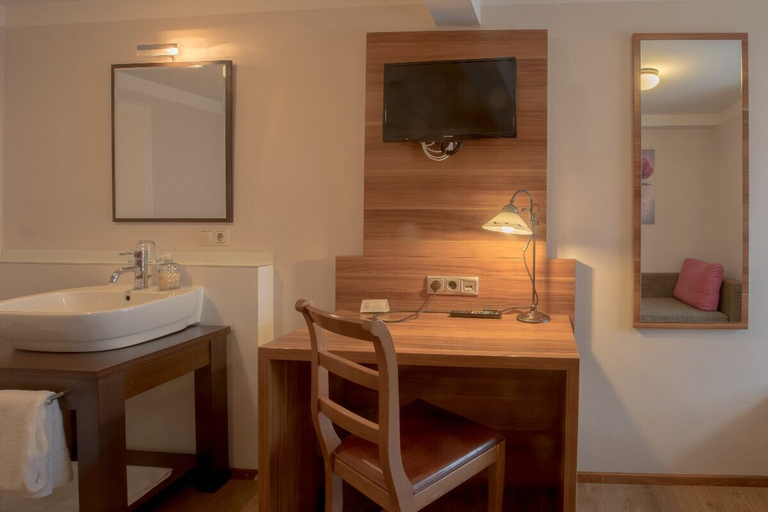 Bathroom 5, Brauereigasthof & Hotel Maierbräu, Dachau