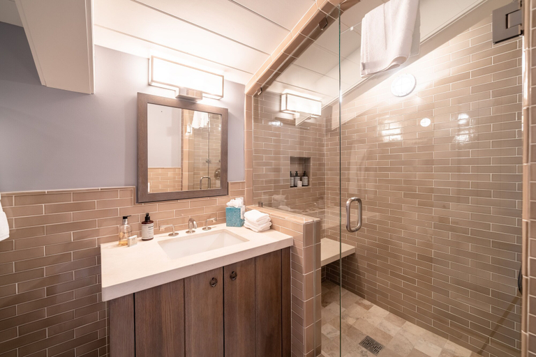 Bathroom 5, Lodge at Vail Condominiums, Eagle