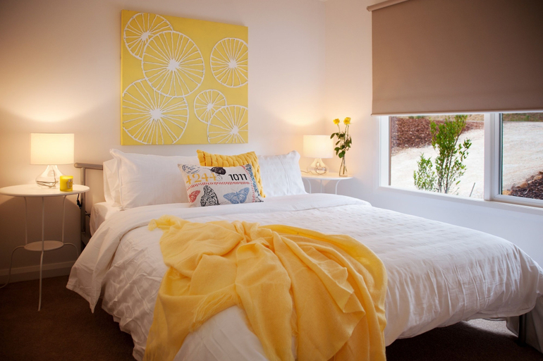 Bedroom 3, Amanti, Hepburn - East