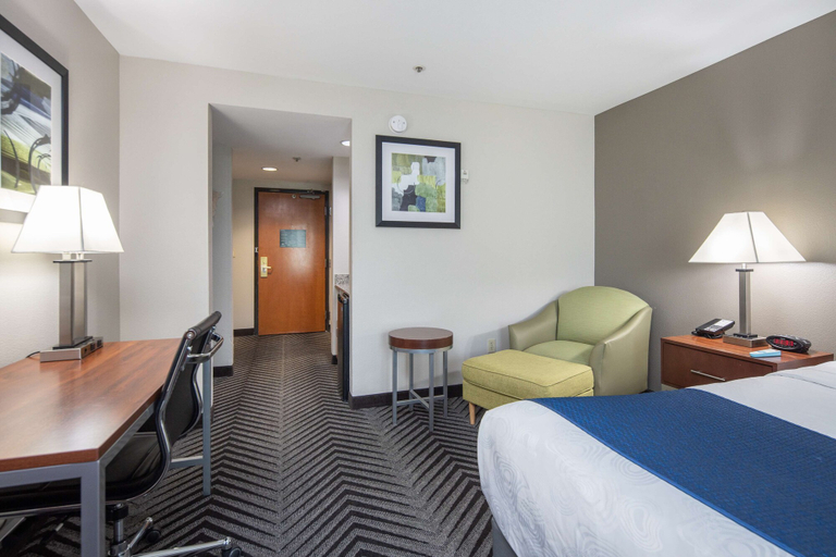 Bedroom 3, Best Western Inn & Suites San Mateo - San Francisco Airport, San Mateo