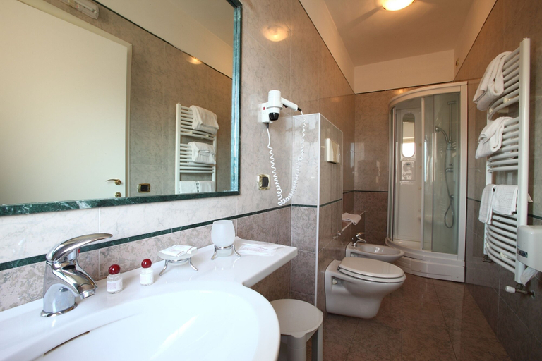 Bathroom 4, Il Partenone Resort Hotel, Reggio Di Calabria
