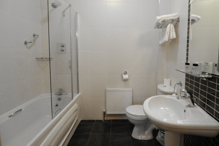 Bathroom 3, Coach House Hotel