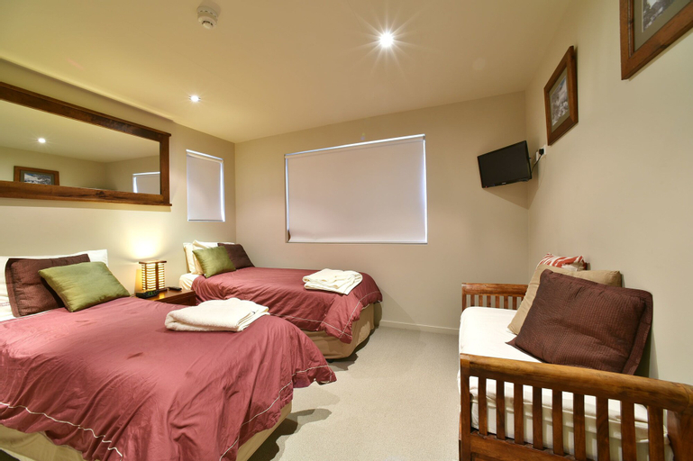 Bedroom 2, Snowstream 4, Snowy River