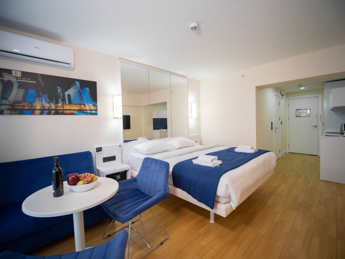 Bedroom 2, Royal Sea Breeze Apartment, Batumi