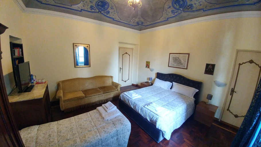 Bedroom 3, Bresbot, Pavia