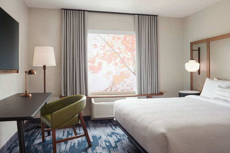 Bedroom 3, Fairfield Inn & Suites by Marriott Batavia, Genesee