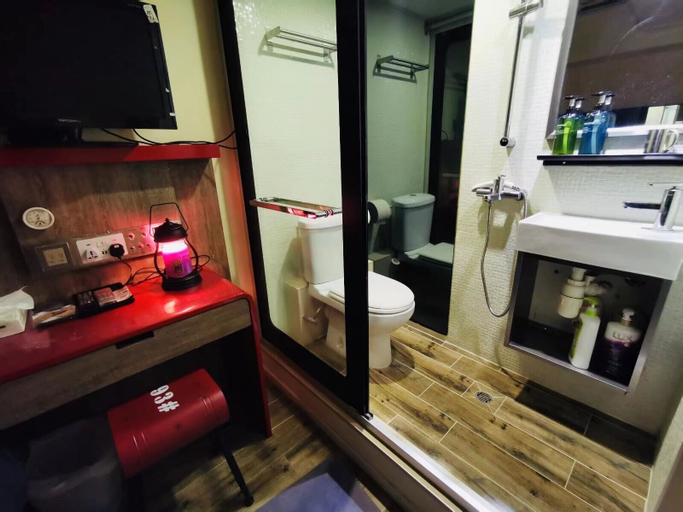 Others 5, KMB hostel, Kowloon
