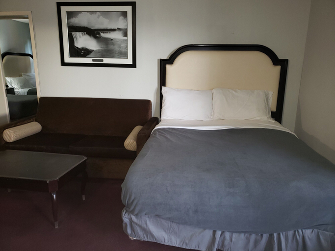 Bedroom 3, Niagara Falls Courtside Inn, Niagara