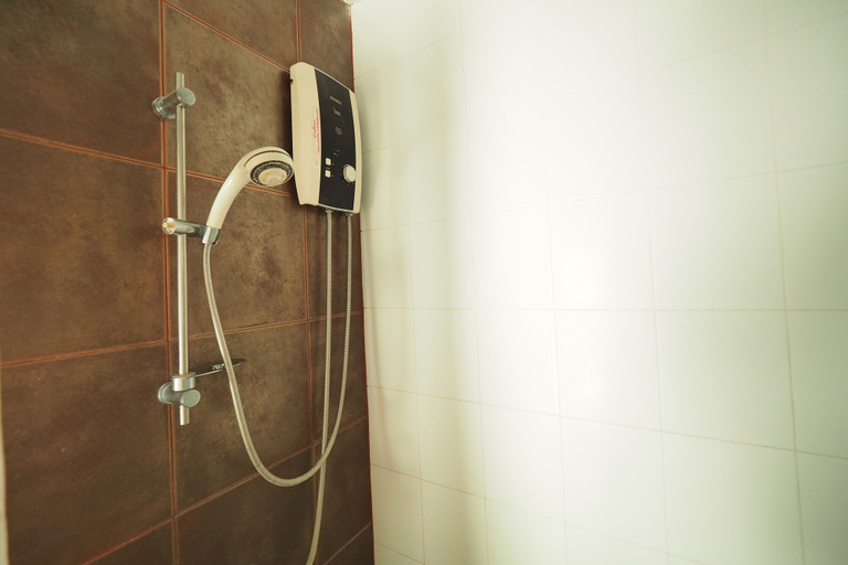 Bathroom 4, Baan Suan Resort Juree Punsuk, Muang Suphanburi
