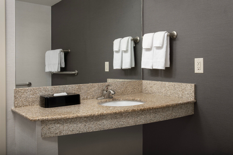 Bathroom 5, Courtyard by Marriott Little Rock North, Pulaski