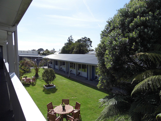 Others 5, Westport Motor Hotel, Buller
