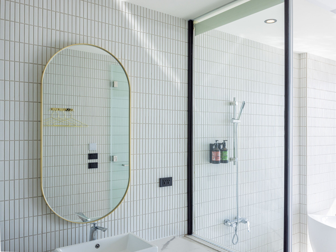 Bathroom 4, Seawall Inn, Pingtung