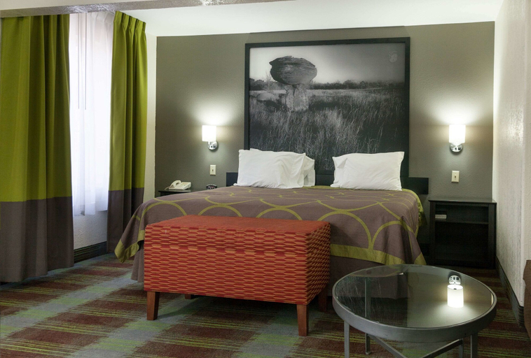 Bedroom 3, Super 8 by Wyndham Arkansas City KS, Cowley