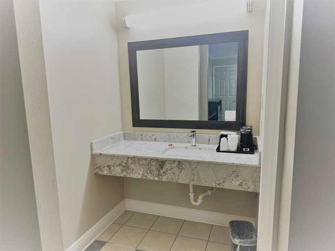 Bathroom 5, Super 8 by Wyndham Picayune, Pearl River