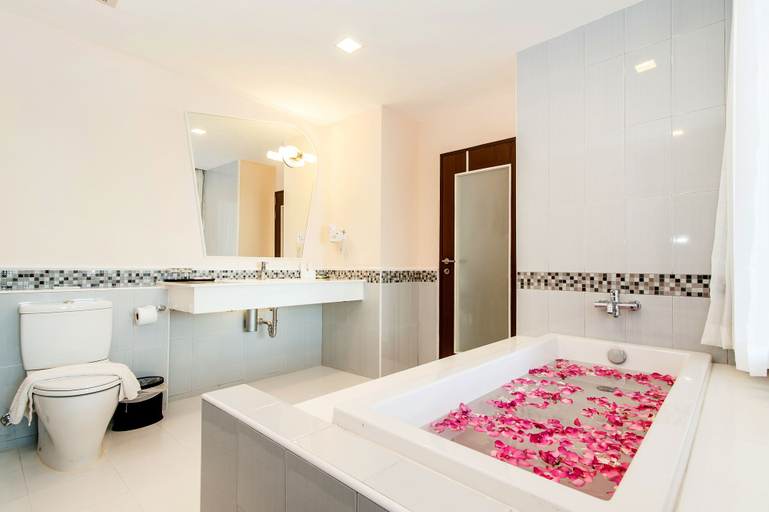 Bathroom 5, The Paradiso JK Design Hotel, Muang Nakhon Sawan