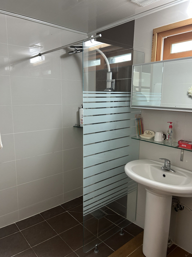 Bathroom 1, Betta's Homestay, Jeju