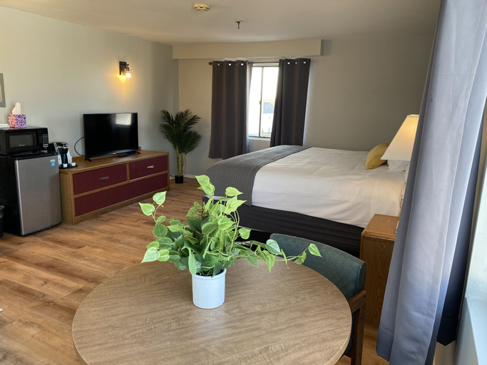 Bedroom 3, Ways Motel, Rockingham